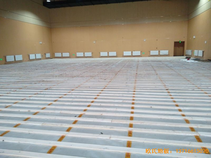 山東青島市李滄區(qū)佛耳崖小學體育木地板安裝案例