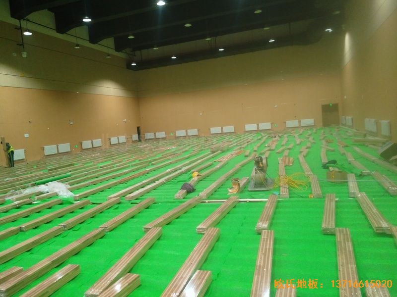 山東青島市李滄區(qū)佛耳崖小學體育木地板安裝案例