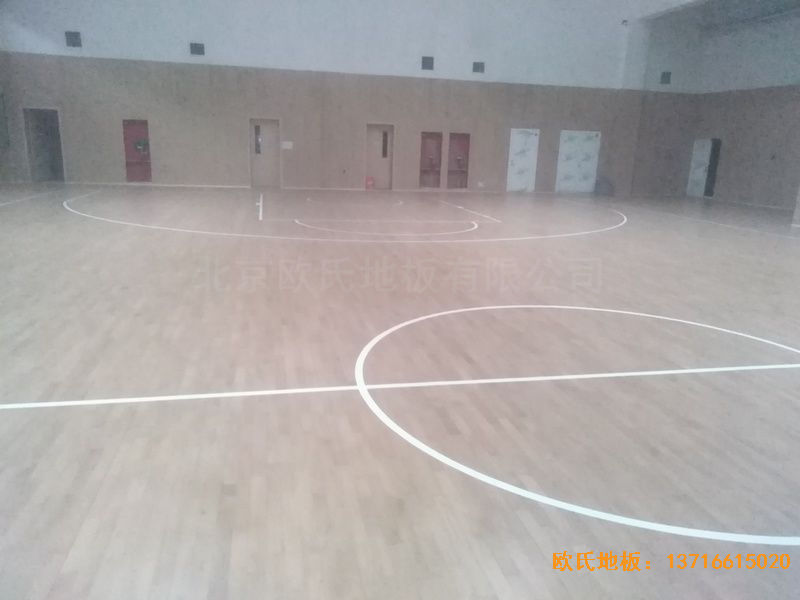 青島黃島區(qū)濱海街道中心小學(xué)體育木地板鋪設(shè)案例