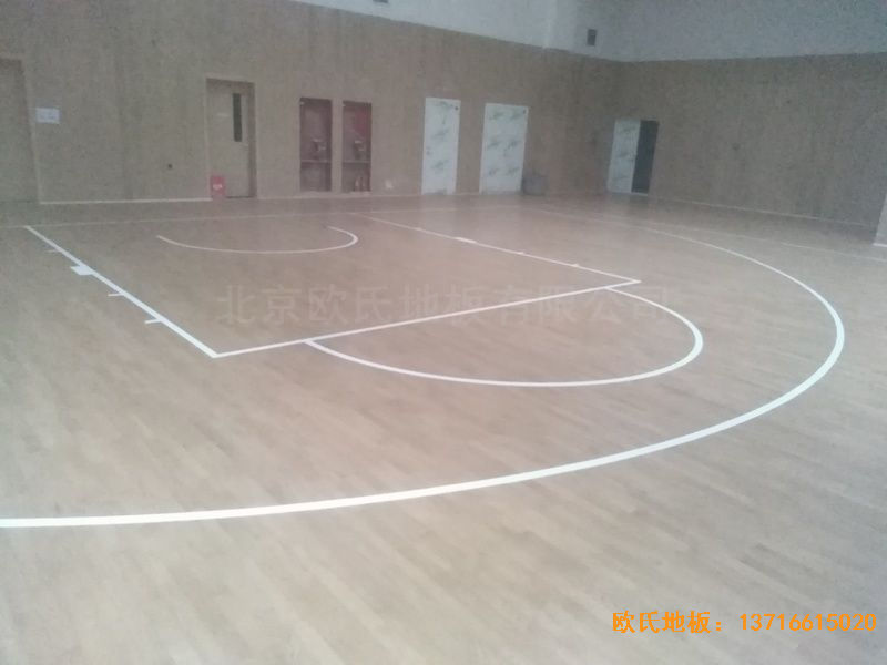 青島黃島區(qū)濱海街道中心小學(xué)體育木地板鋪設(shè)案例