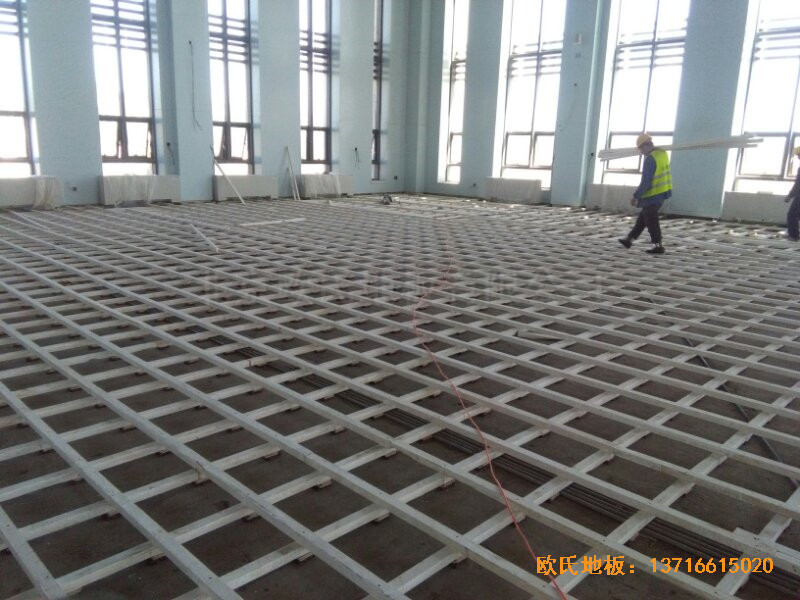 甘肅敦煌大酒店羽毛球館運(yùn)動(dòng)木地板安裝案例1