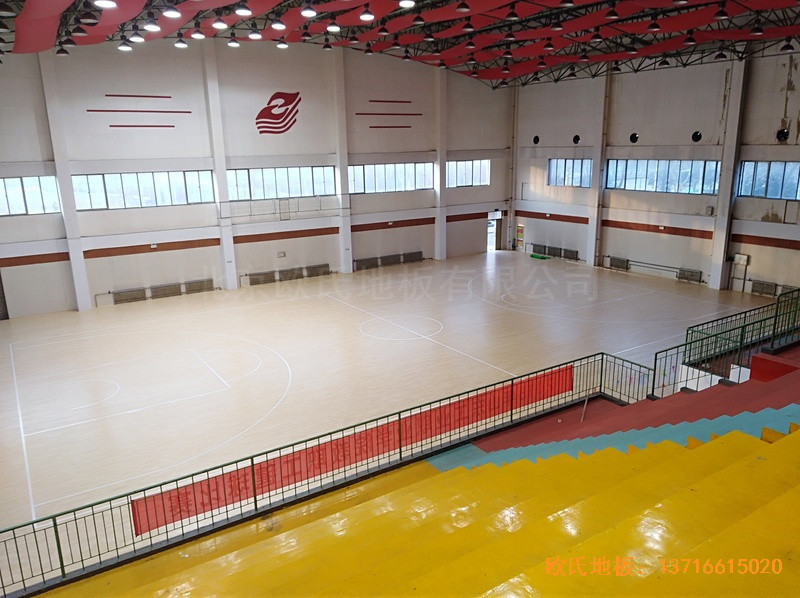 山東淄博工業(yè)職業(yè)學院籃球館體育地板鋪設(shè)案例4