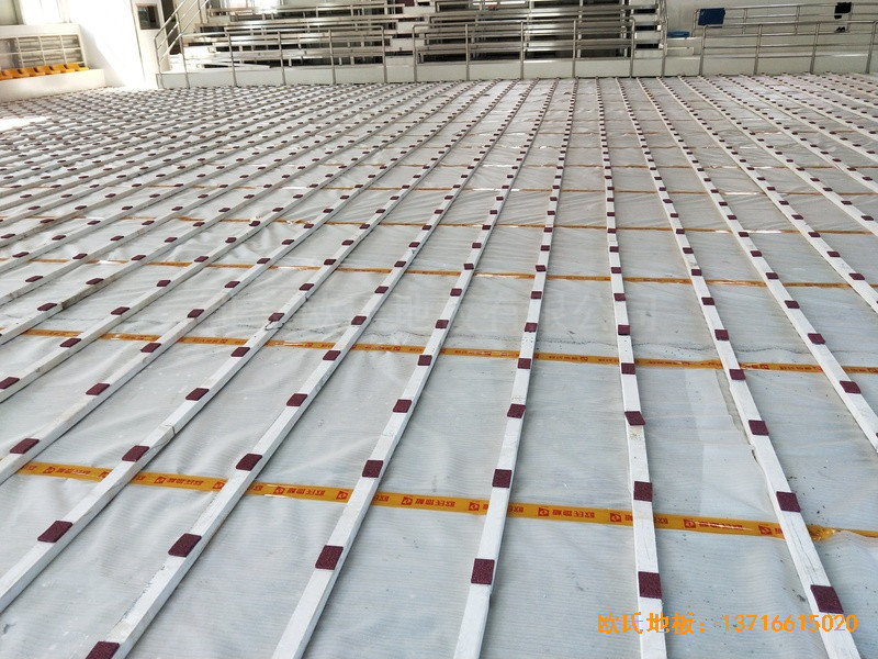 山西晉城宏圣科威公司籃球館運(yùn)動(dòng)木地板鋪裝案例1