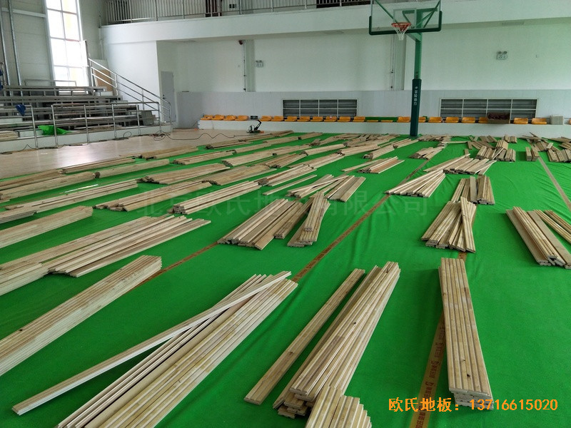 山西晉城宏圣科威公司籃球館運(yùn)動(dòng)木地板鋪裝案例2