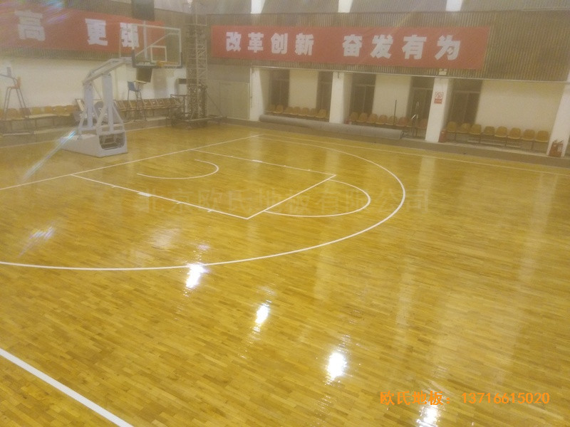 山西璐安集團(tuán)籃球館體育地板施工案例4