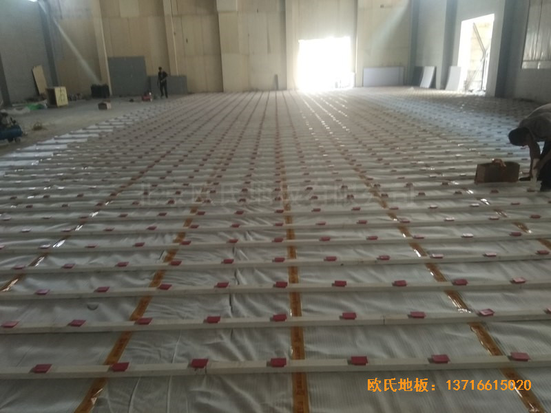 山西長(zhǎng)治雙創(chuàng)夢(mèng)工廠籃球體育木地板施工案例1