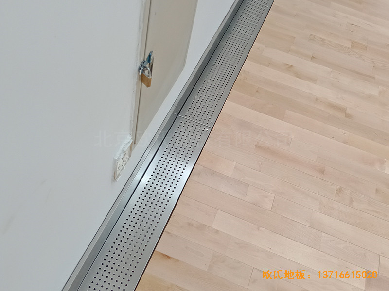 廣州外語外貿(mào)大學(xué)北校區(qū)體育館體育地板鋪設(shè)案例2