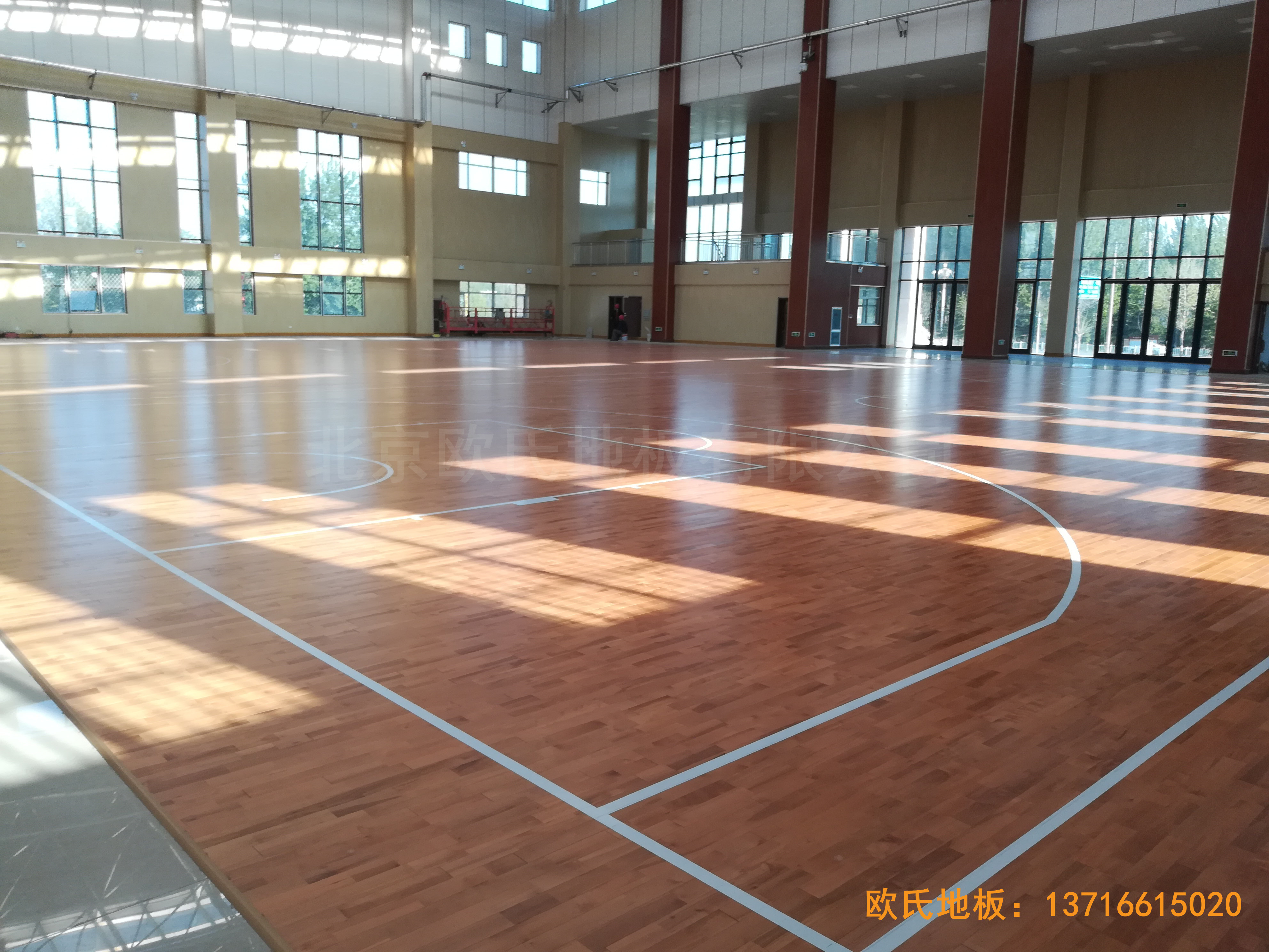 臨朐體育中心運動木地板鋪設案例5