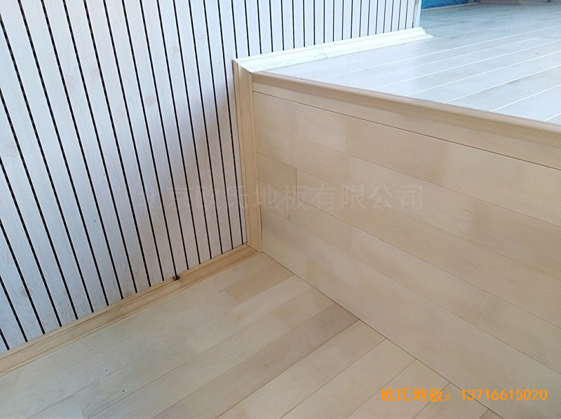 新疆獨山子老年活動中心體育木地板鋪裝案例4