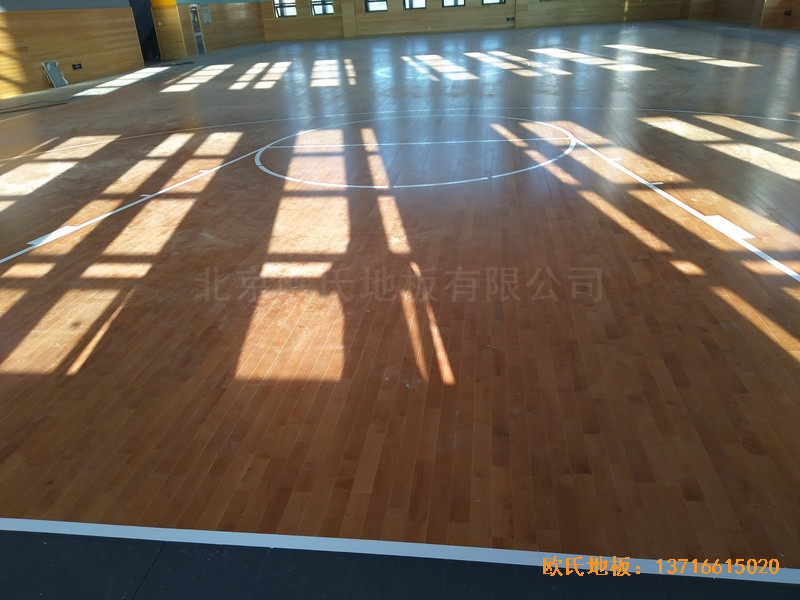 武漢廣阜屯小學(xué)清江錦城分?；@球館運動木地板施工案例5