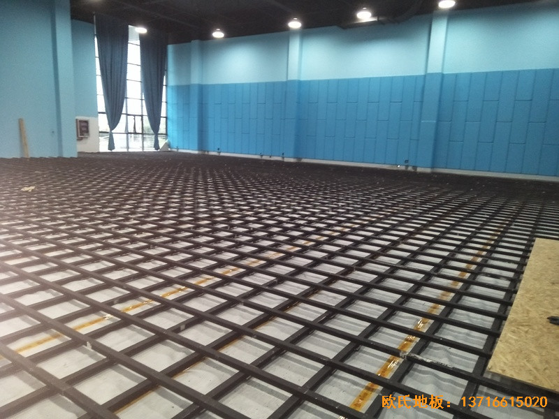 江蘇柘汪鎮(zhèn)港口大廈運動館運動木地板鋪設案例2