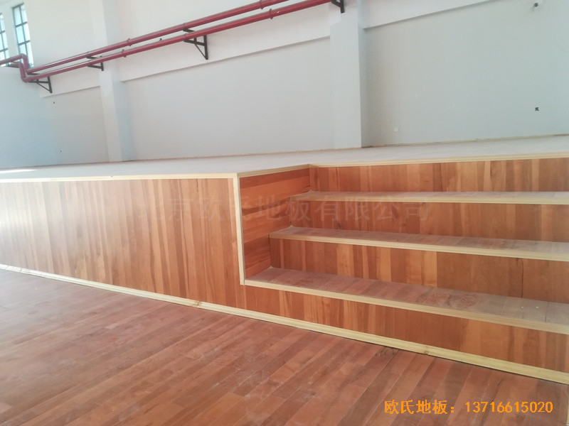 江蘇連云港徐圩小學(xué)籃球館運(yùn)動(dòng)木地板施工案例5
