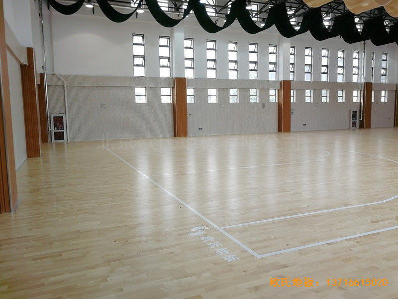 烏魯木齊達坂城中學籃球館運動地板安裝案例4