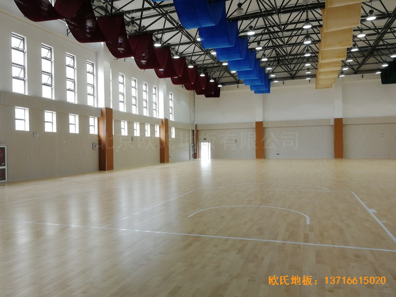 烏魯木齊達坂城中學籃球館運動地板安裝案例5