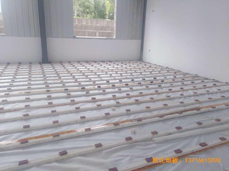 江西鷹潭中級人民法院籃球館運動木地板鋪設(shè)案例1