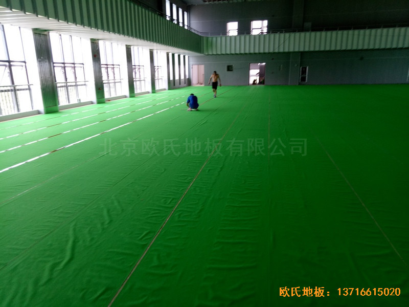 樂清中學(xué)籃球館體育地板安裝案例3