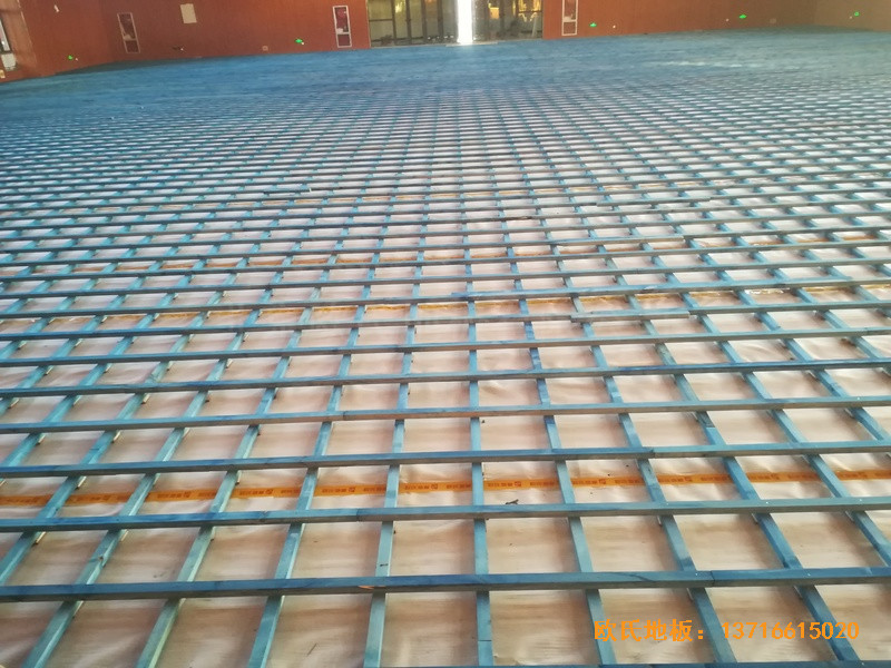 河南較好的中學(xué)籃球館運(yùn)動(dòng)地板施工案例1