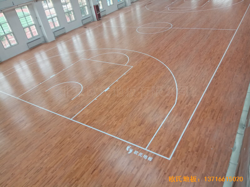 濟南中區(qū)十三中學籃球館運動地板鋪裝案例3