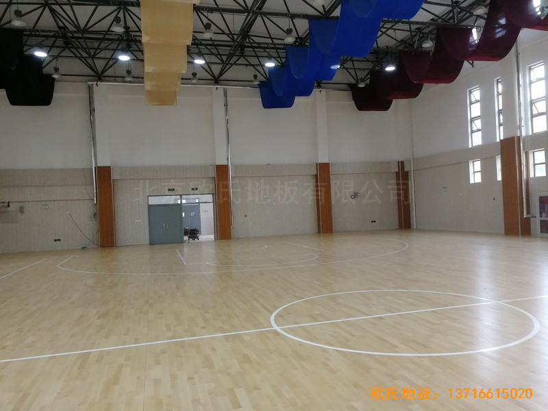 濟南錦繡城小學(xué)籃球館運動木地板施工案例2