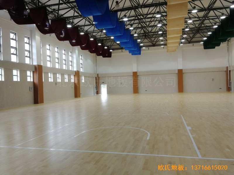 濟南錦繡城小學(xué)籃球館運動木地板施工案例5