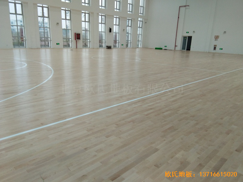 浙江溫嶺石橋頭中心小學(xué)籃球館運動木地板鋪裝案例3