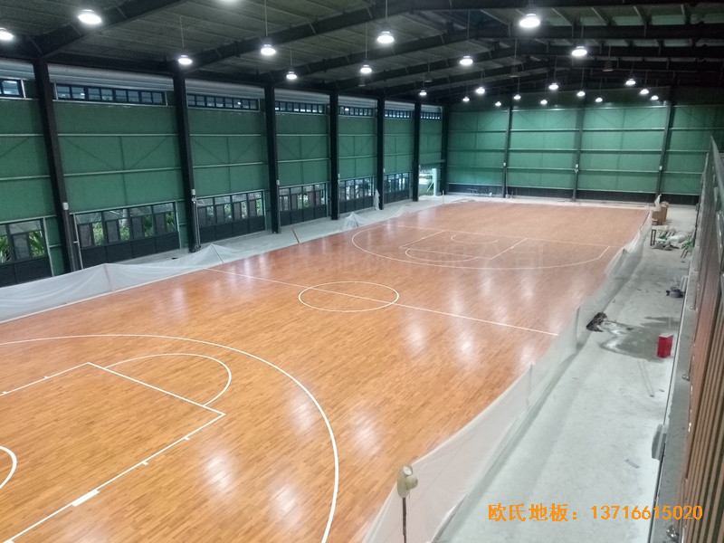 海南三亞619項(xiàng)目訓(xùn)練館體育木地板鋪裝案例5