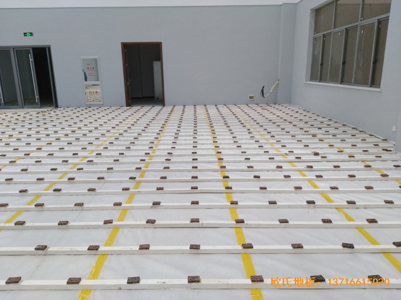 湖北獵豹汽車(chē)產(chǎn)業(yè)園運(yùn)動(dòng)館運(yùn)動(dòng)地板施工案例1