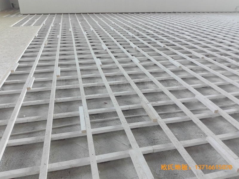 湖南益陽第十六中學(xué)體育館體育木地板安裝案例1