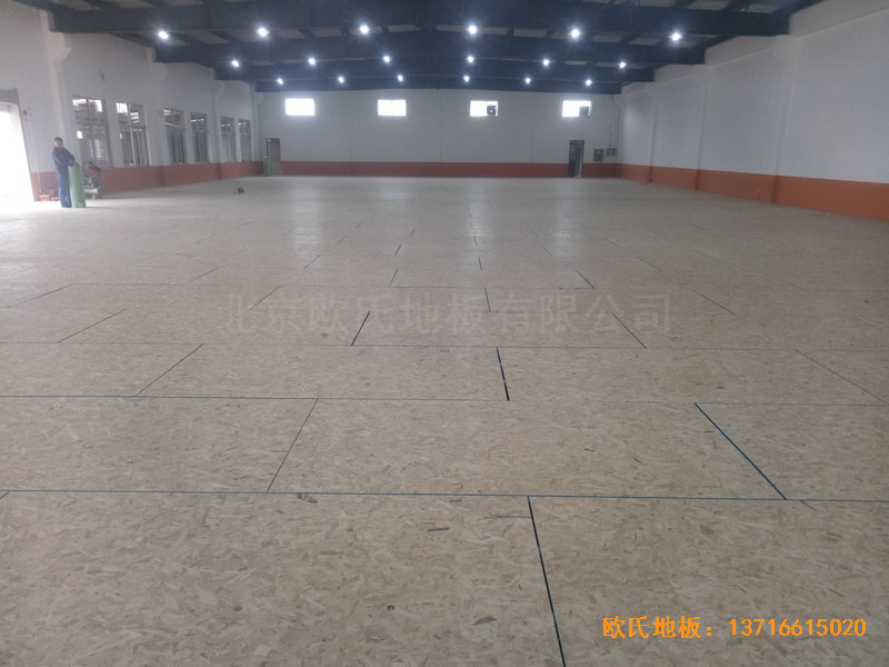 鹽城大豐區(qū)籃球館運(yùn)動(dòng)木地板安裝案例1