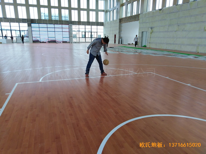 鹽城濱海永寧實驗小學(xué)籃球館運(yùn)動木地板鋪裝案例5