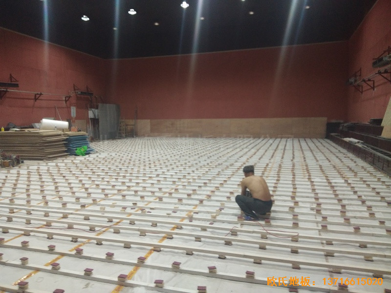 石家莊青園街電信營業(yè)廳對(duì)面籃球館運(yùn)動(dòng)地板施工案例2