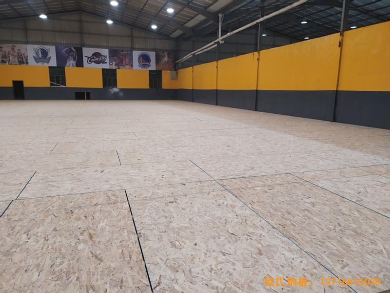 福建一通汽車修理有限公司籃球館體育地板鋪裝案例2
