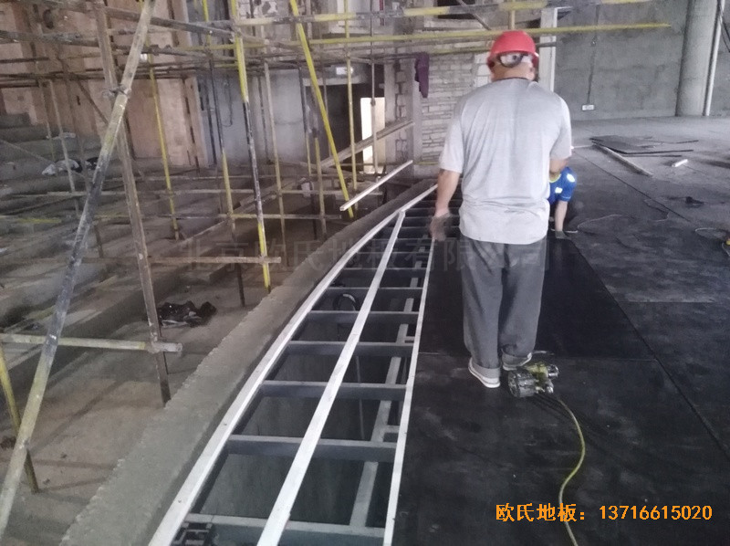 云南怒江百花嶺特色村舞臺運動地板施工案例2