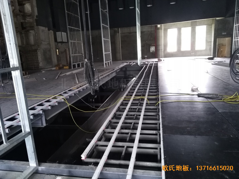 云南怒江百花嶺特色村舞臺運動地板施工案例3