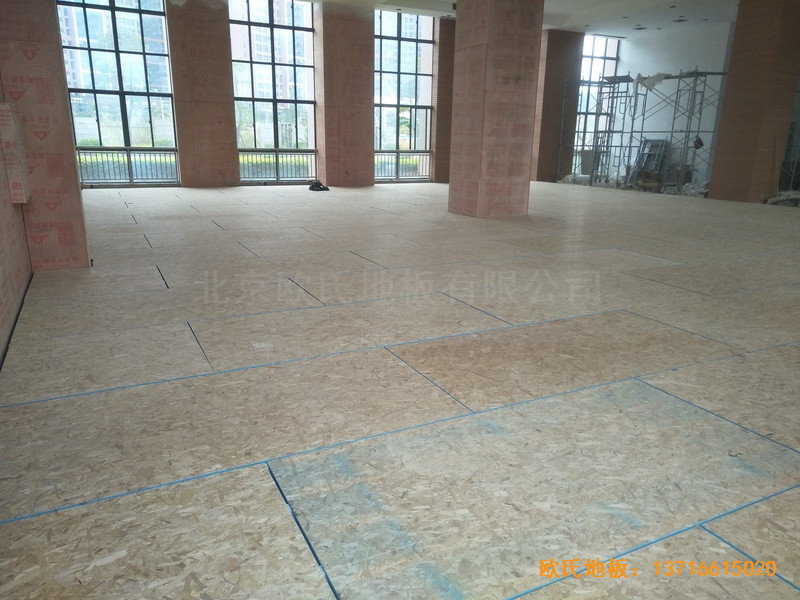 福建泉州海關(guān)橋南運(yùn)動場體育木地板鋪設(shè)案例2