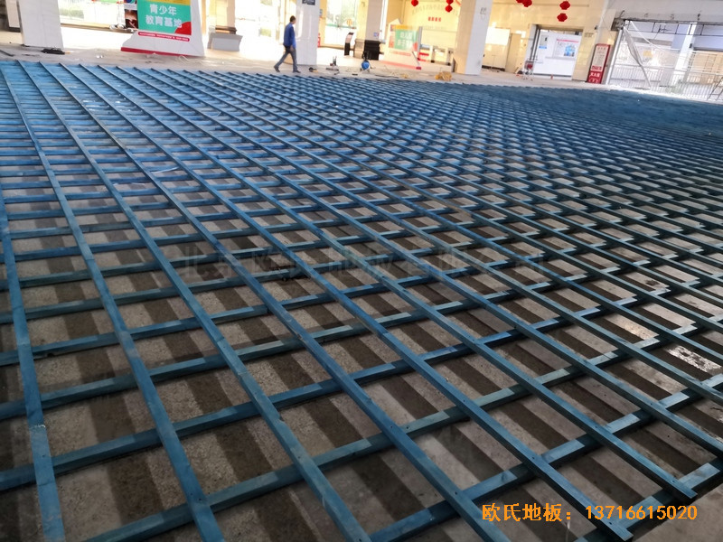 福建龍巖羅龍西路269號(hào)籃球館體育木地板安裝案例1
