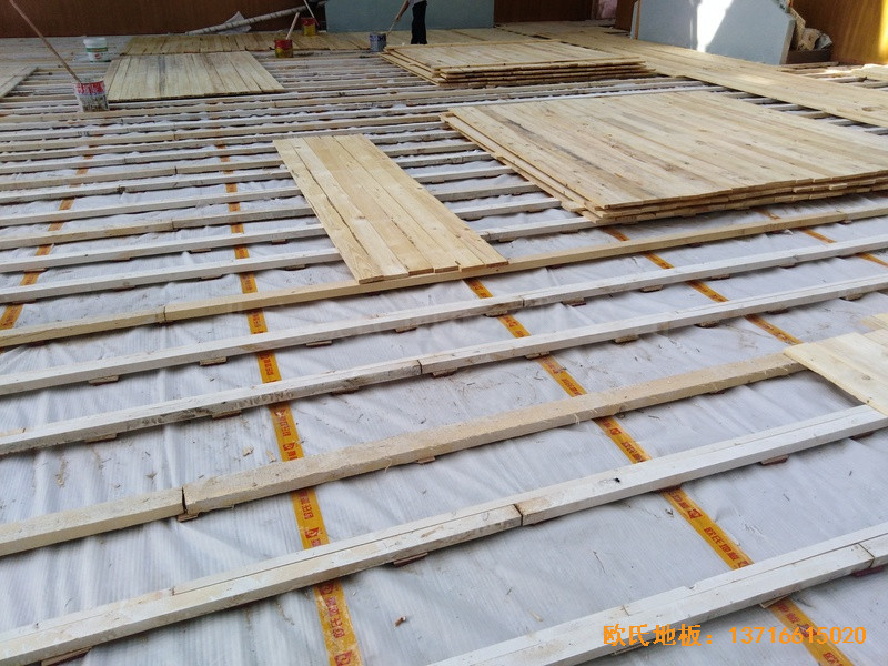 自貢富順衡水一中籃球館體育木地板施工案例1