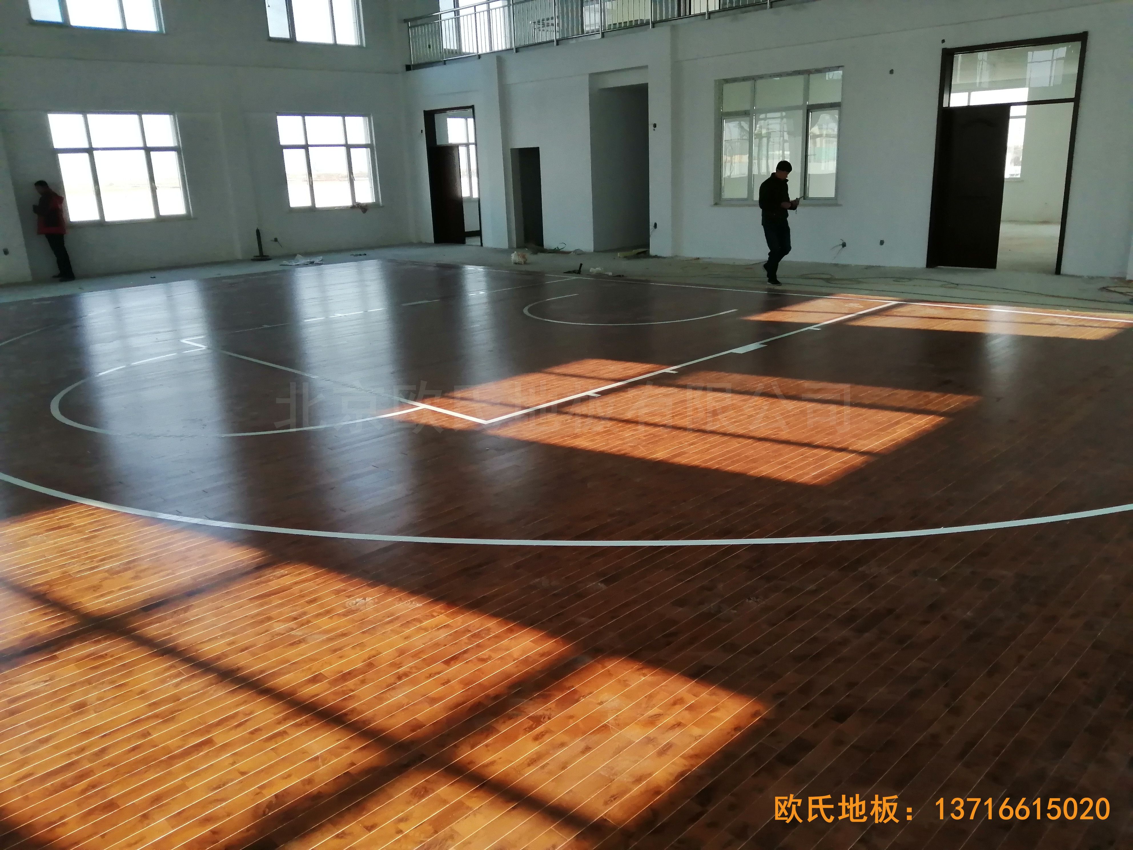 萊州銀海工業(yè)園消防特訓(xùn)隊(duì)籃球館體育地板鋪裝案例5