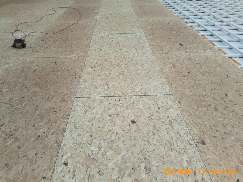 貴陽清華中學分校籃球館體育木地板安裝案例2