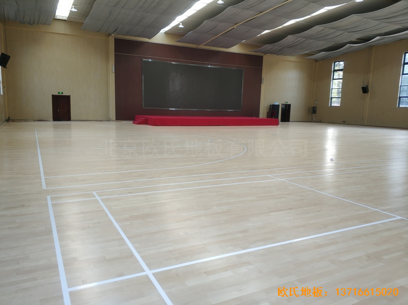 鄭州四中體育館運(yùn)動地板鋪設(shè)案例4