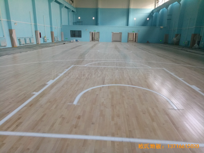 鄭州棗莊熱力分公司體育館運(yùn)動(dòng)地板安裝案例0