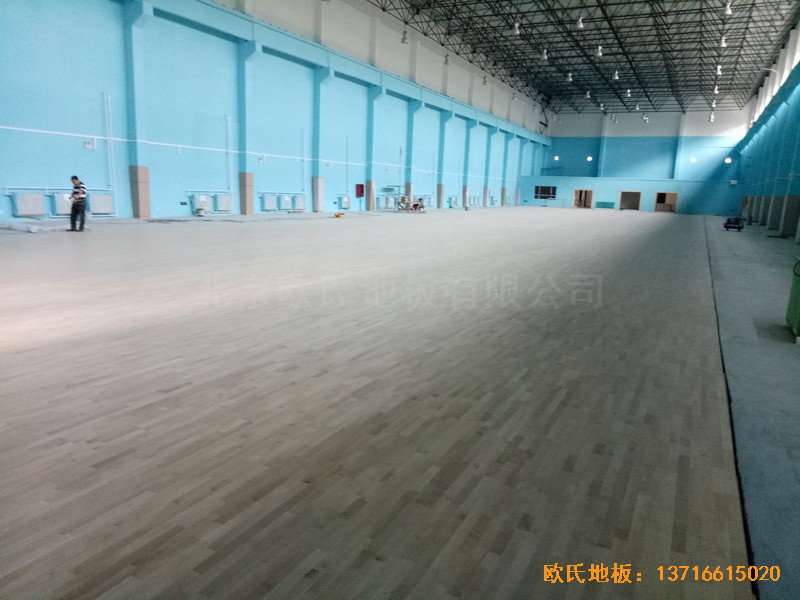鄭州棗莊熱力分公司體育館運(yùn)動(dòng)地板安裝案例4