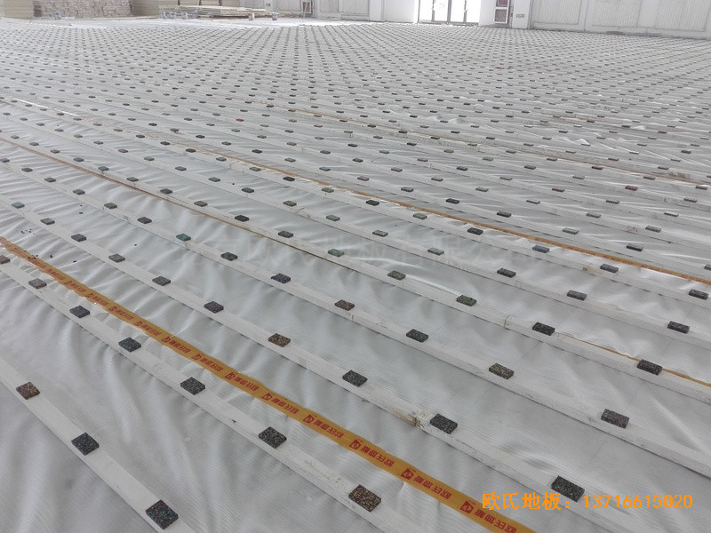 銀川北塔中學(xué)籃球館體育地板鋪設(shè)案例1