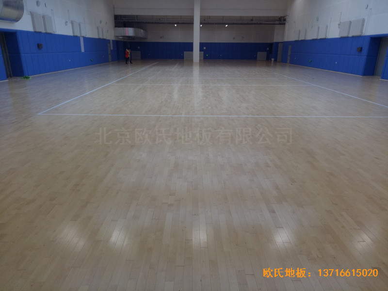 長春十一高中北湖學(xué)校體育館運(yùn)動地板鋪設(shè)案例3