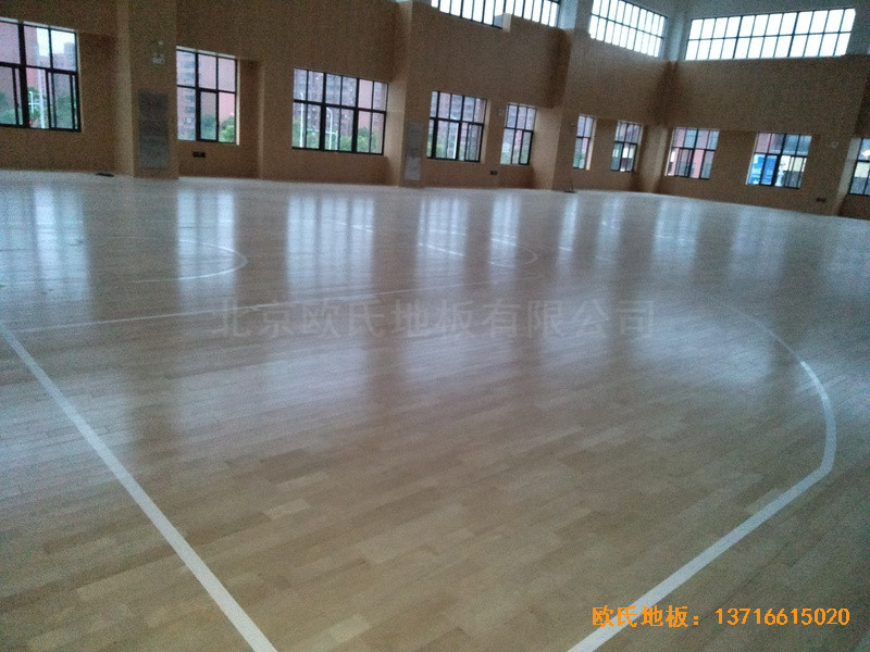 上海松江區(qū)佘北學(xué)校運動館運動木地板安裝案例0