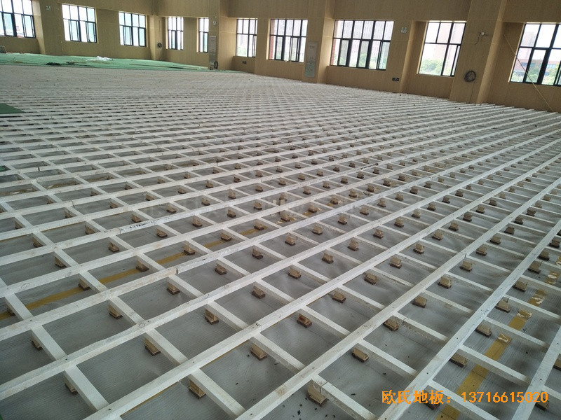 上海松江區(qū)佘北學(xué)校運動館運動木地板安裝案例2