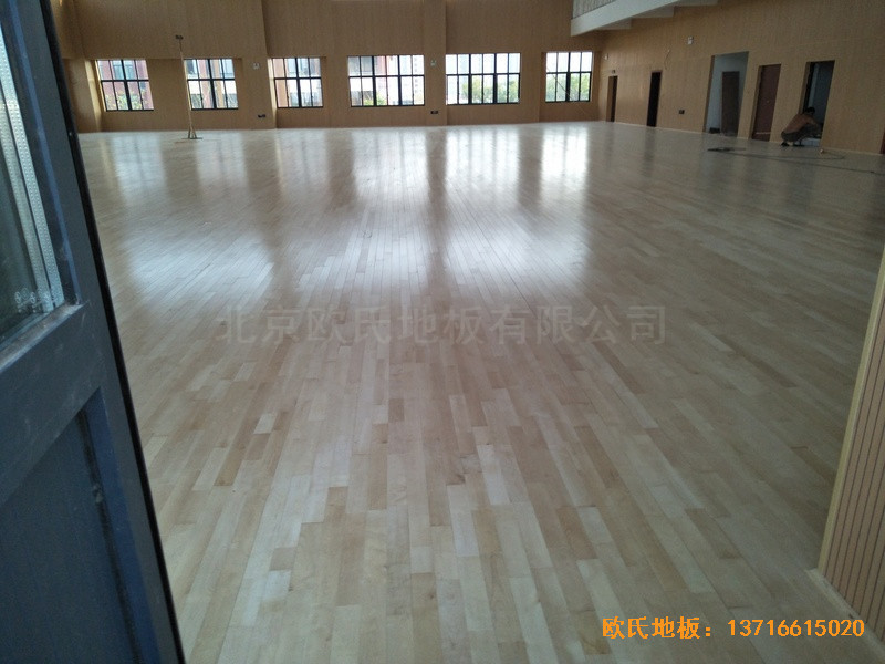 上海松江區(qū)佘北學(xué)校運動館運動木地板安裝案例4