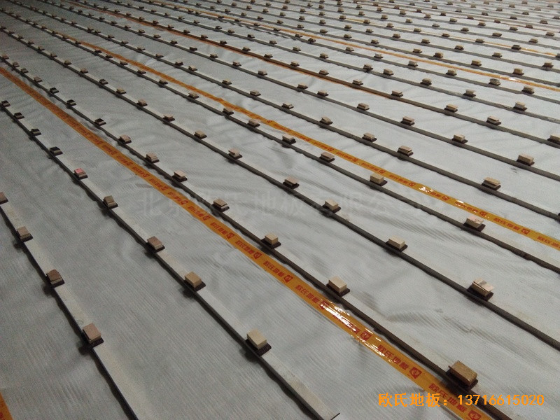 北京朝陽經(jīng)管學(xué)院運動館體育木地板鋪裝案例1