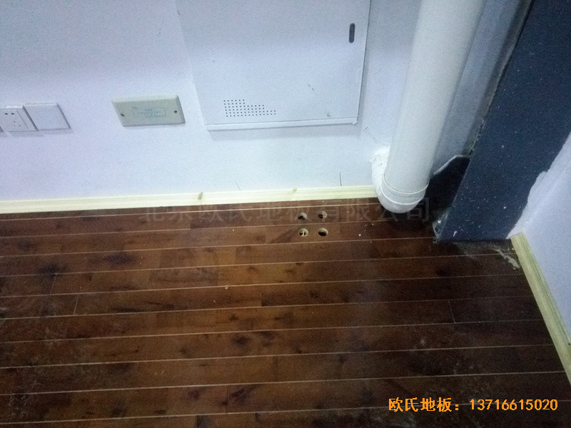 上海松江大學城外國語大學運動館運動地板安裝案例2