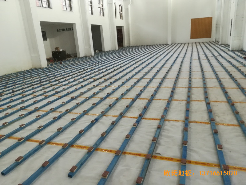南昌赤練排球館運(yùn)動(dòng)木地板施工案例1